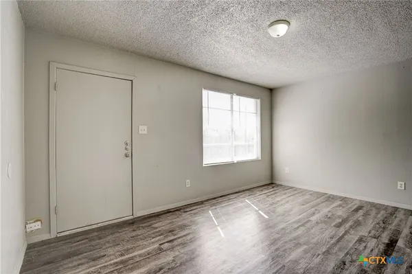 $799 | 714 Martindale Road, San Marcos, TX 78666