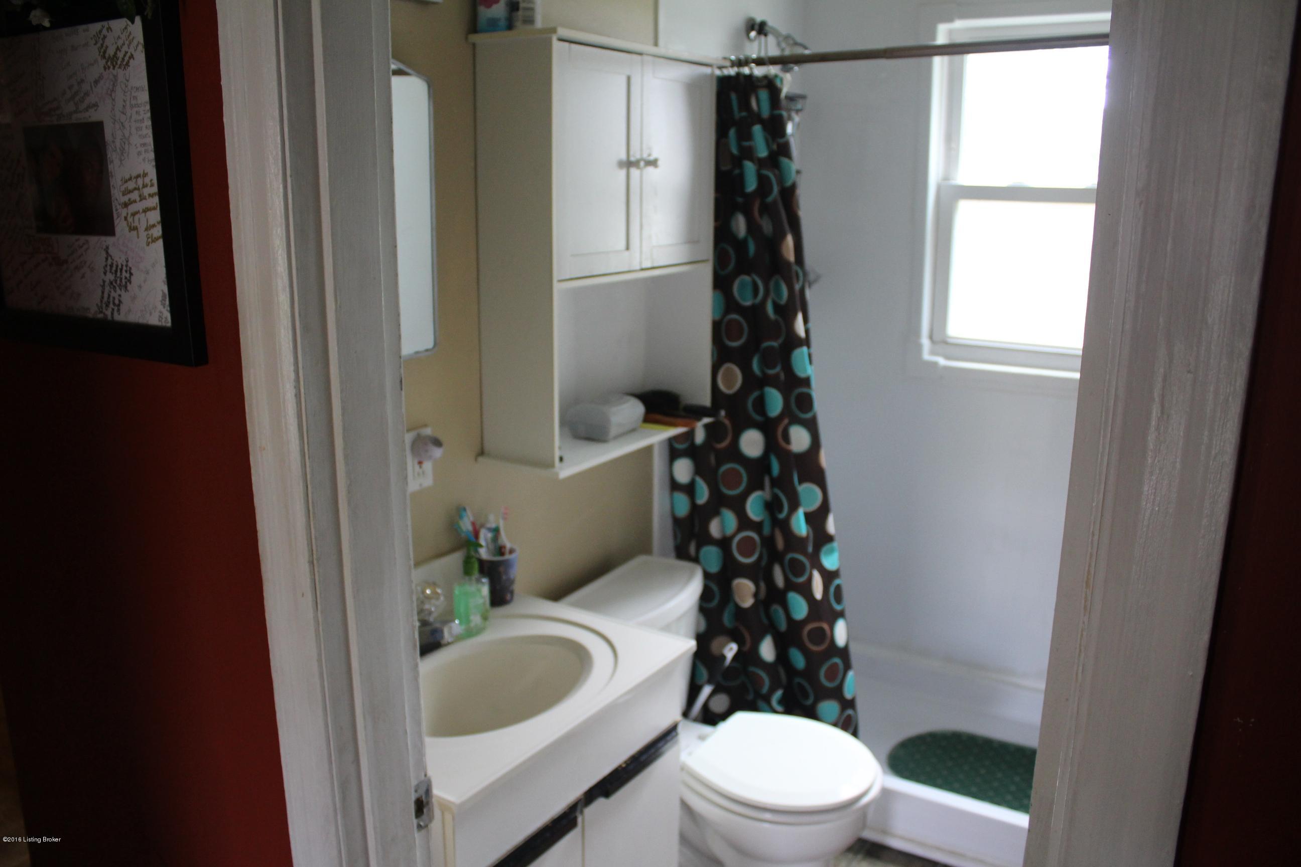1020 Reeves Road Louisville, KY 40219 - Photo 10 of 20 10