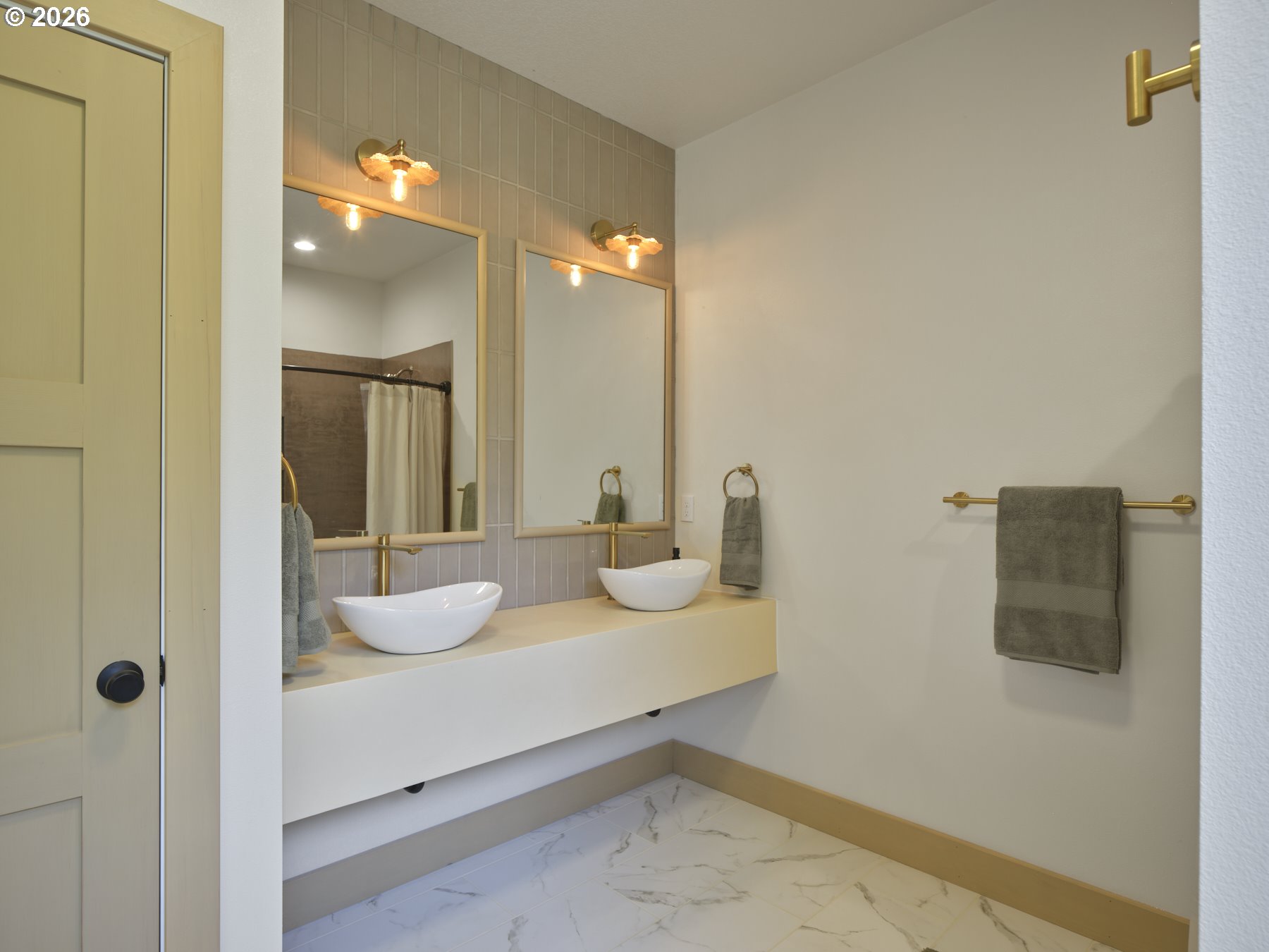 312 Little Valley Lane Castle Rock, WA 98611 - Photo 24 of 48 Bathroom, Attached
