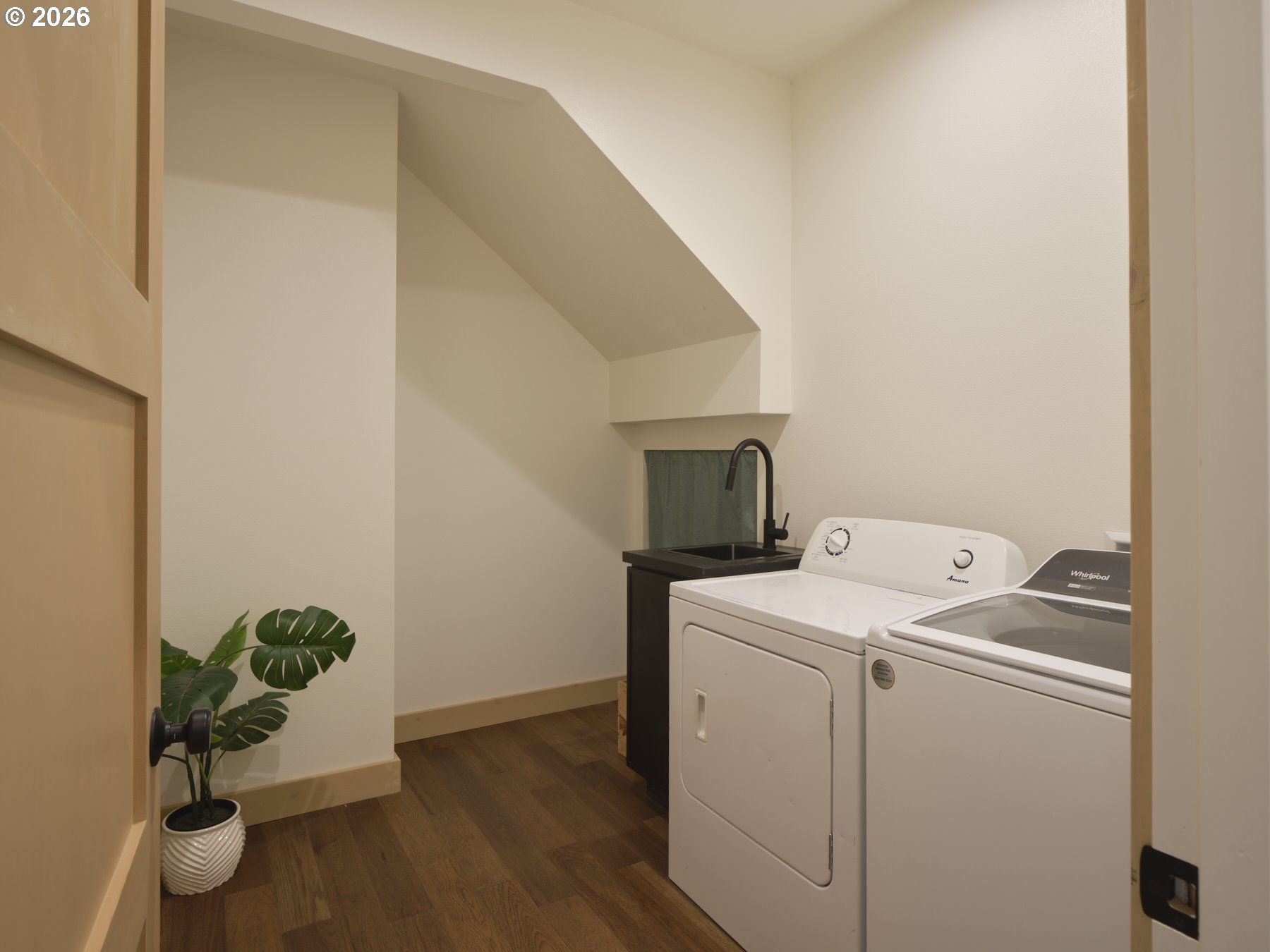 312 Little Valley Lane Castle Rock, WA 98611 - Photo 27 of 48 Utility Room