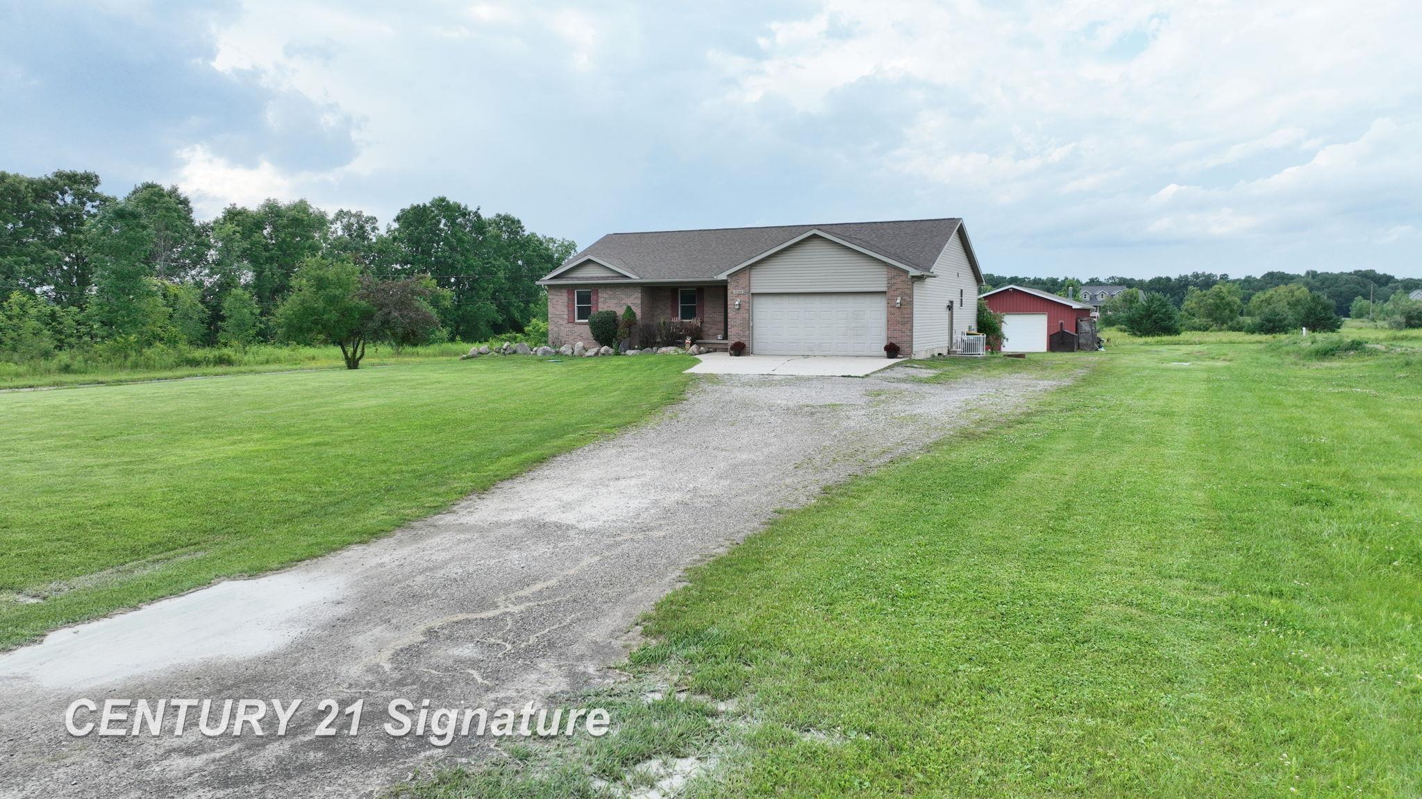 10386 Reid Road Swartz Creek, MI 48473 - Photo 4 of 52 50180174-c68557a9-a544-4c38-8d37-de8fb6cd8510.JPG
