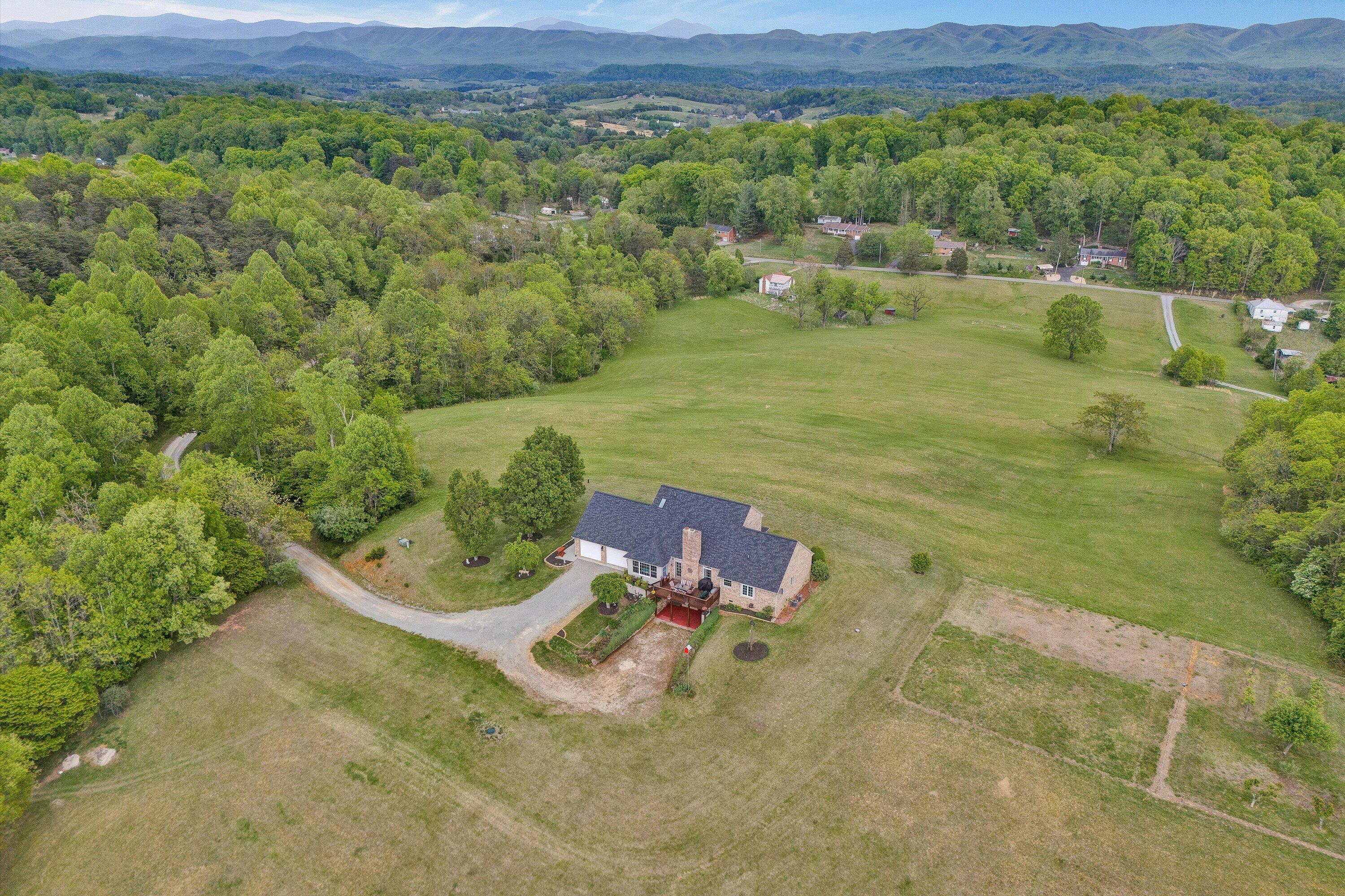 3281 Springwood Road Fincastle, VA 24090 - Photo 52 of 64 53-DJI_20260422144202