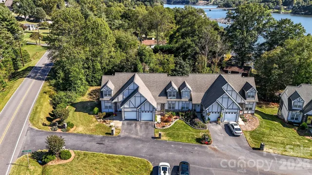 $389,500 | 19 Heron Cove Loop, Hickory, NC 28601