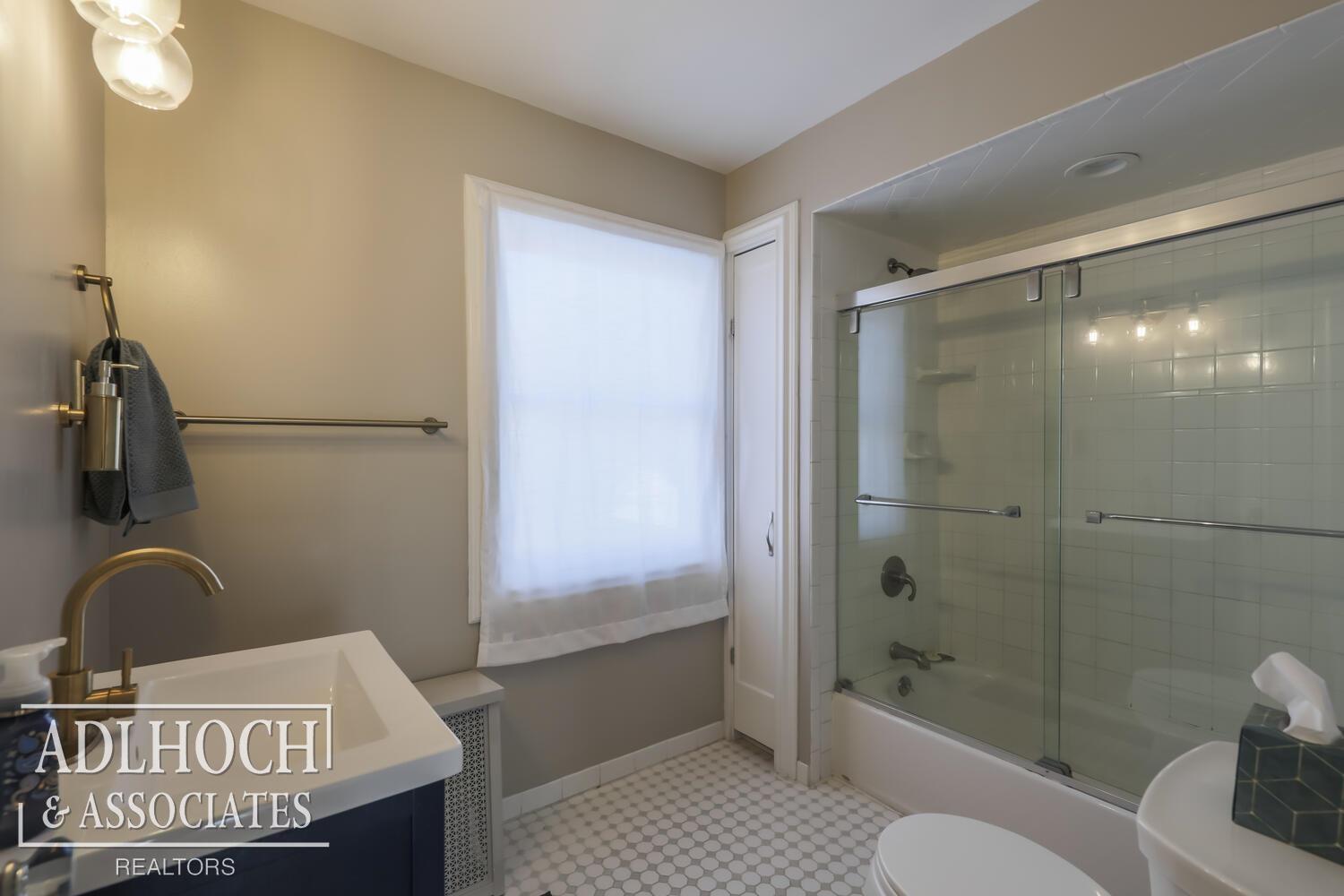 320 Moran Road Grosse Pointe Farms, MI 48236 - Photo 13 of 20