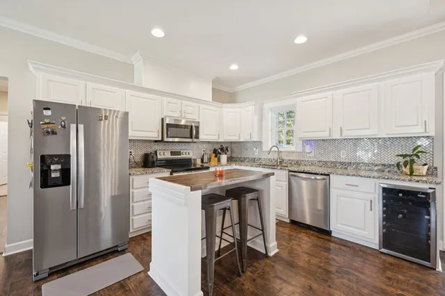 $440,000 | 412 Vine Street South, Wartrace, TN 37183