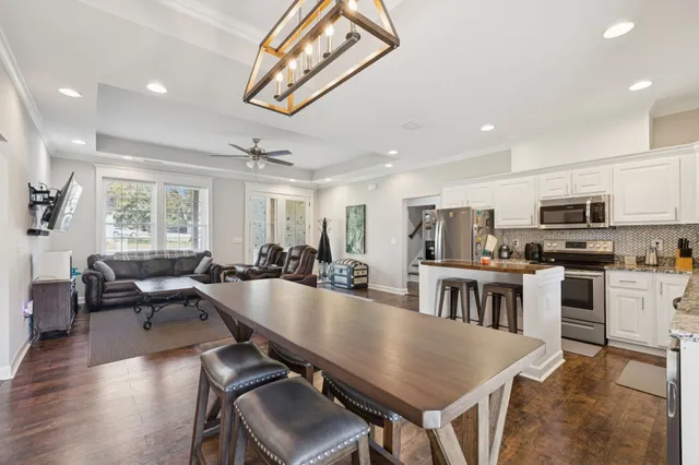 $440,000 | 412 Vine Street South, Wartrace, TN 37183