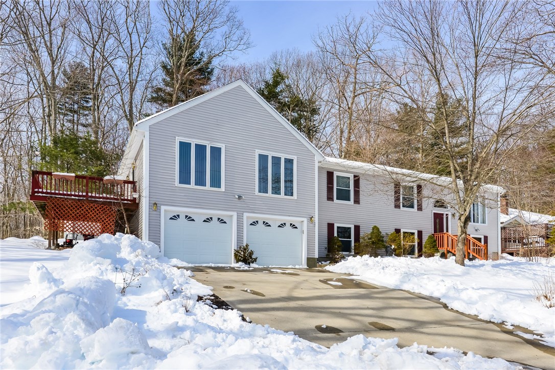 137 Saunders Brook Road Glocester, RI 02814 - Photo 3 of 30