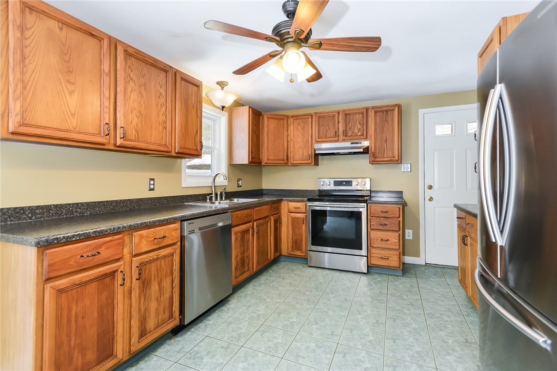 137 Saunders Brook Road Glocester, RI 02814 - Photo 10 of 30