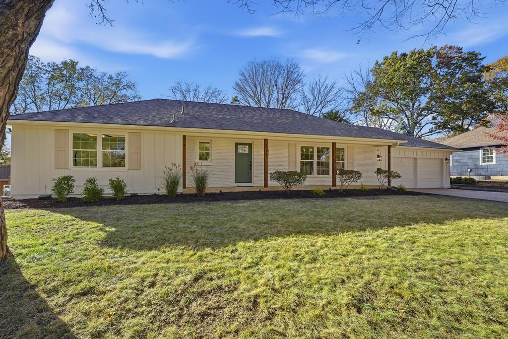 9424 Wenonga Road Leawood, KS 66206 - Photo 1 of 1