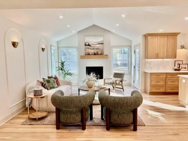 $950,000 | 9424 Wenonga Road, Leawood, KS 66206