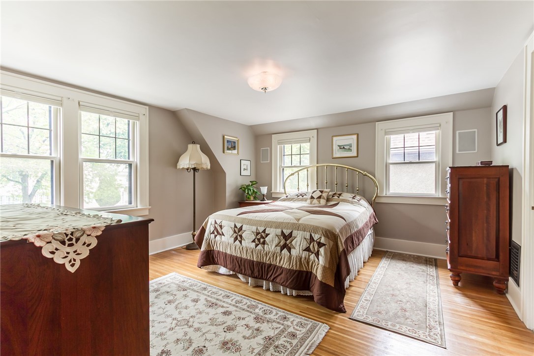 77 Highland Parkway Rochester, NY 14620 - Photo 13 of 31