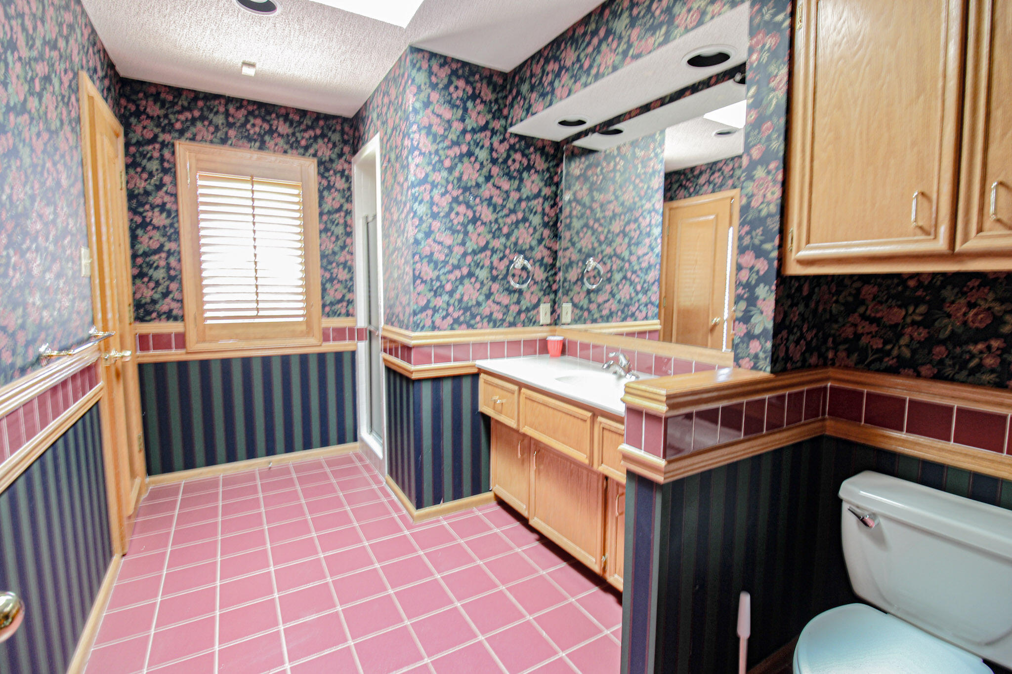 2606 Newcomb Street Lubbock, TX 79415 - Photo 41 of 51 upstair bath
