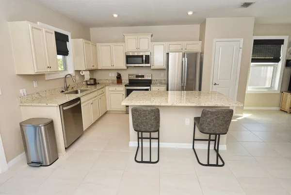 $2,800 | 3524 Carriage Pointe Circle, Fort Pierce, FL 34981