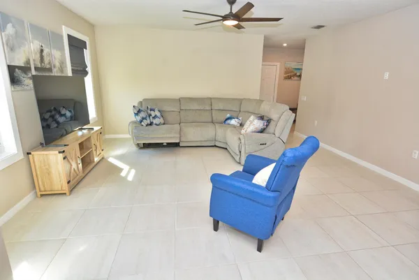 $2,800 | 3524 Carriage Pointe Circle, Fort Pierce, FL 34981