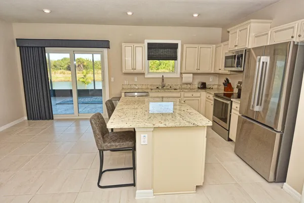 $2,800 | 3524 Carriage Pointe Circle, Fort Pierce, FL 34981