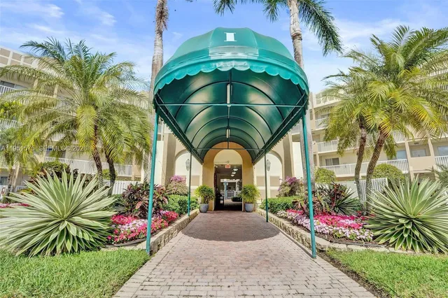 $249,900 | 7763 Southampton Terrace, Unit 403, Tamarac, FL 33321