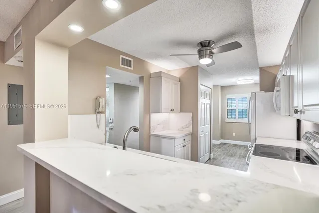 $249,900 | 7763 Southampton Terrace, Unit 403, Tamarac, FL 33321
