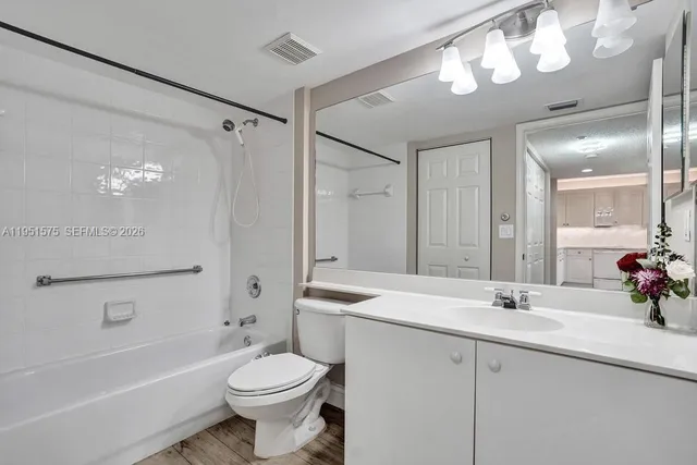 $249,900 | 7763 Southampton Terrace, Unit 403, Tamarac, FL 33321