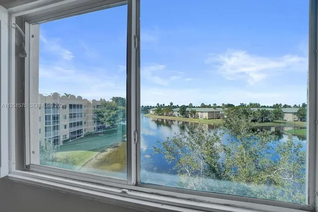 $249,900 | 7763 Southampton Terrace, Unit 403, Tamarac, FL 33321