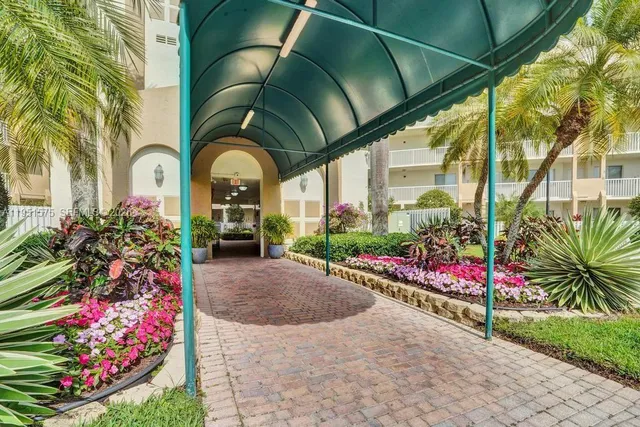 $249,900 | 7763 Southampton Terrace, Unit 403, Tamarac, FL 33321