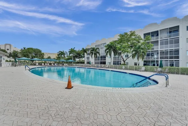 $249,900 | 7763 Southampton Terrace, Unit 403, Tamarac, FL 33321