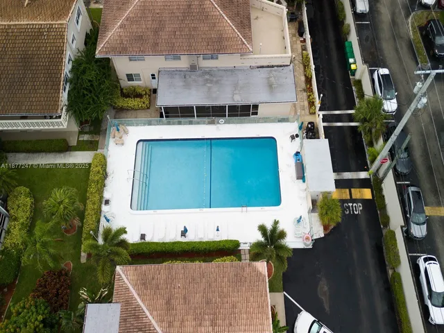 $1,500 | 2121 Northeast 42nd Court, Unit 202C, Lighthouse Point, FL 33064