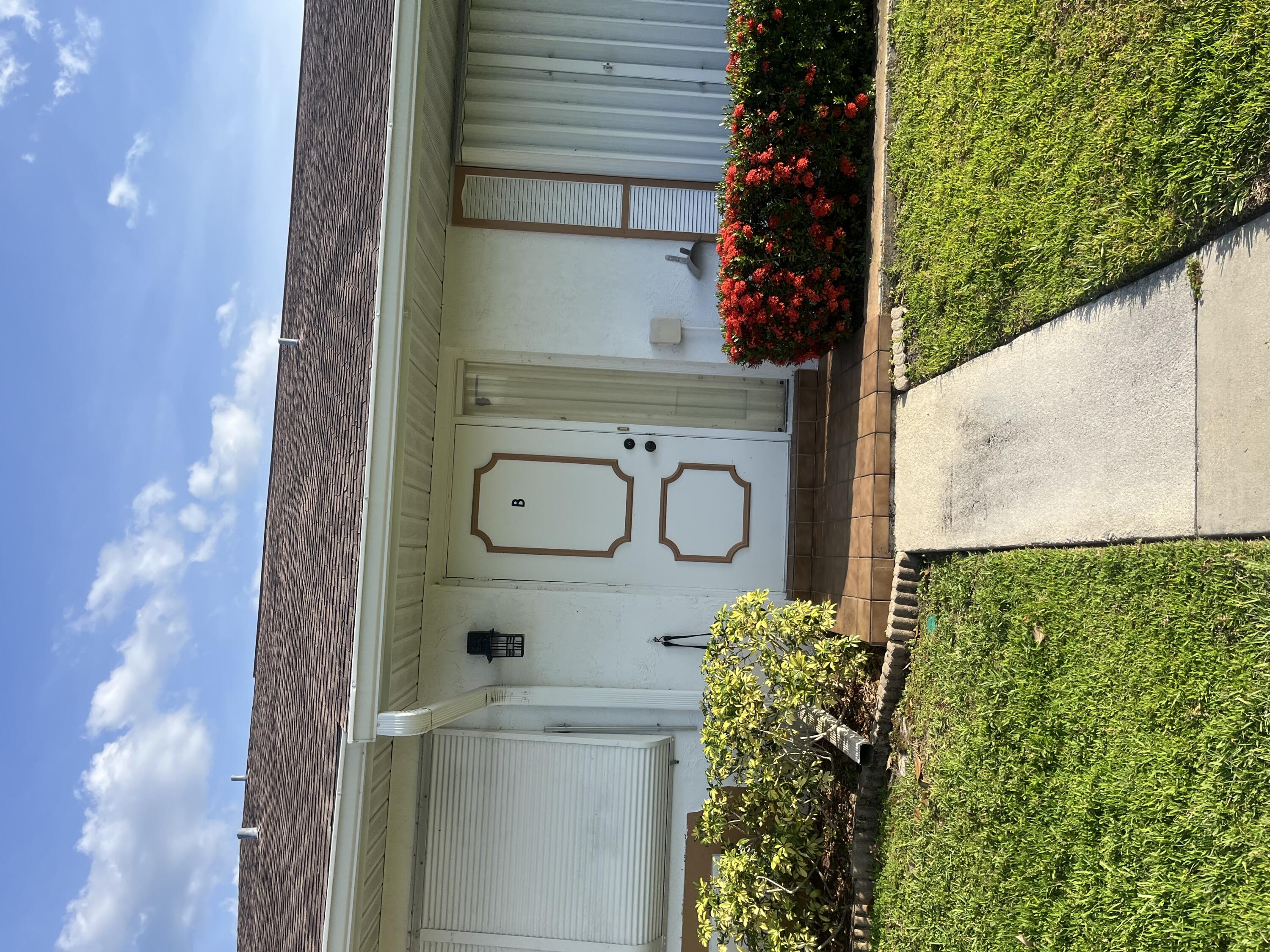 1030 Pheasant Run Drive, Unit B Fort Pierce, FL 34982 - Photo 1 of 10 FRONT