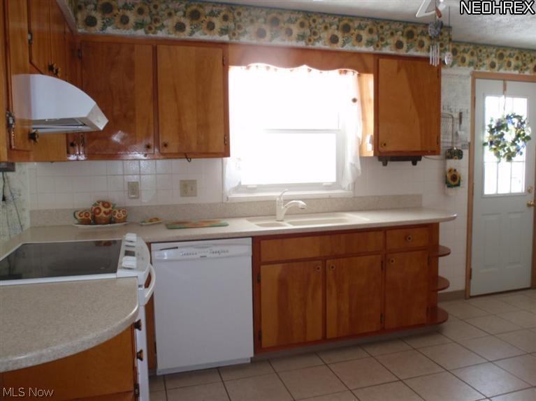 10071 West Ridge Road Elyria, OH 44035 - Photo 4 of 16 Gallery Image 4
