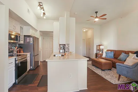 $220,000 | 6765 Corporate Boulevard, Unit 10304, Baton Rouge, LA 70809