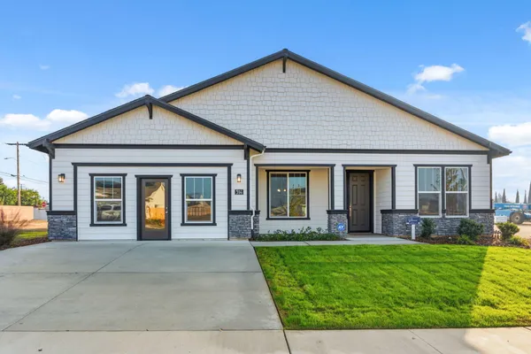 $674,900 | 314 Windsor Court, Exeter, CA 93221