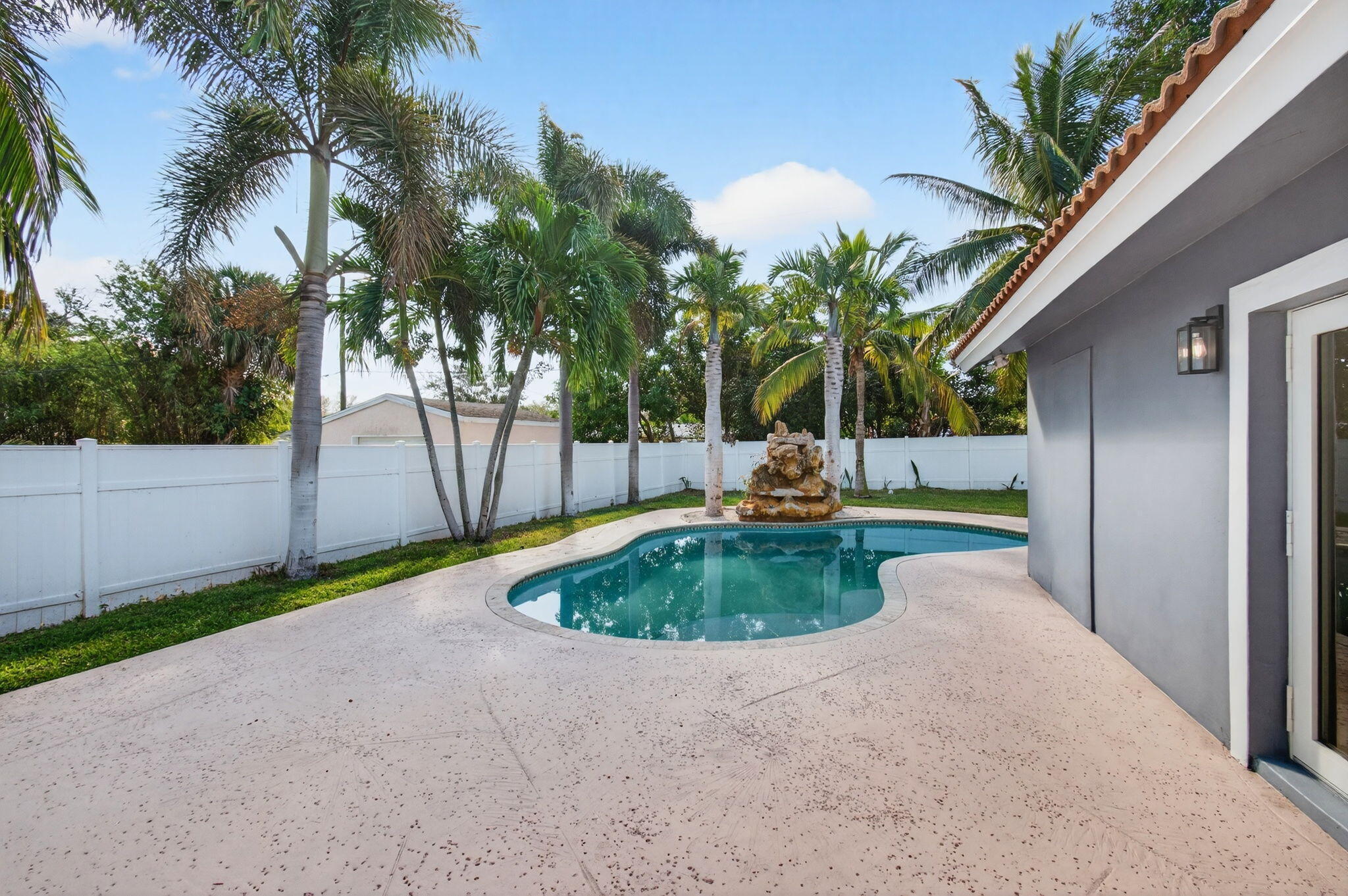 360 Southwest 2nd Street Boca Raton, FL 33432 - Photo 65 of 100 65-web-or-mls-DSC_6275