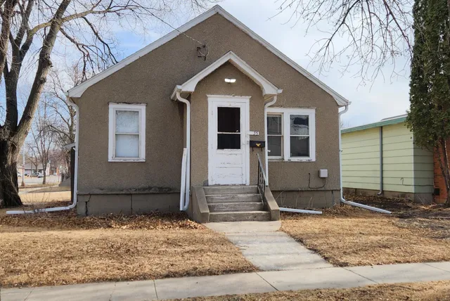 $269,000 | 735 14th Street North, Fargo, ND 58102