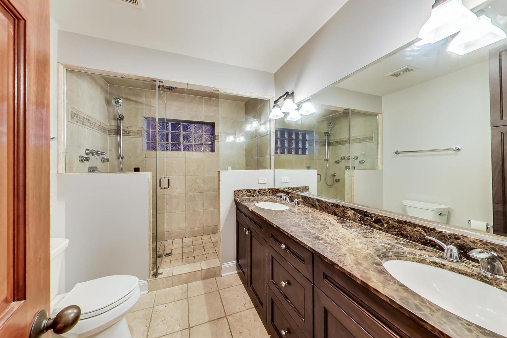 2346 West Roscoe Street, Unit 1 Chicago, IL 60618 - Photo 12 of 37