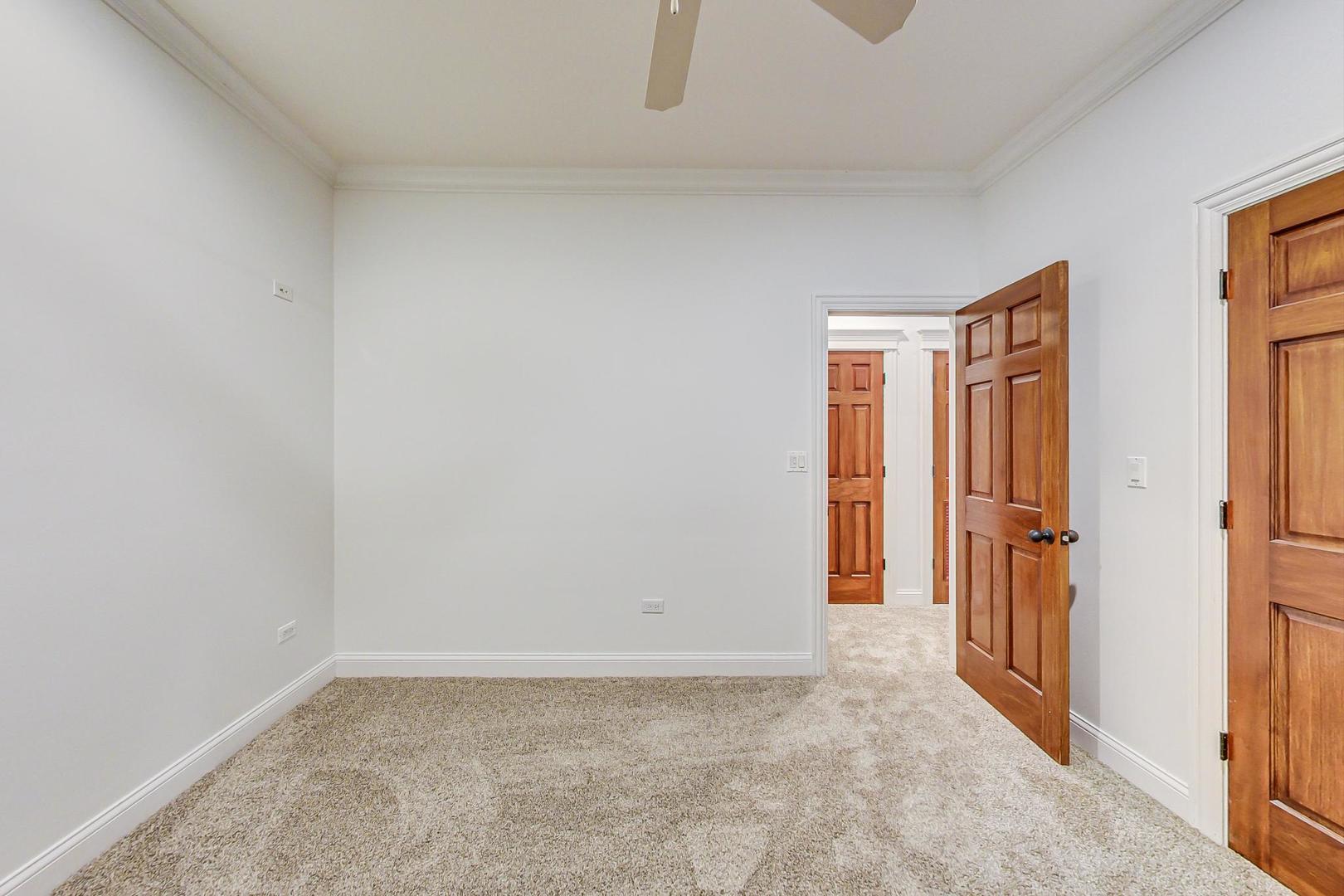 2346 West Roscoe Street, Unit 1 Chicago, IL 60618 - Photo 34 of 37