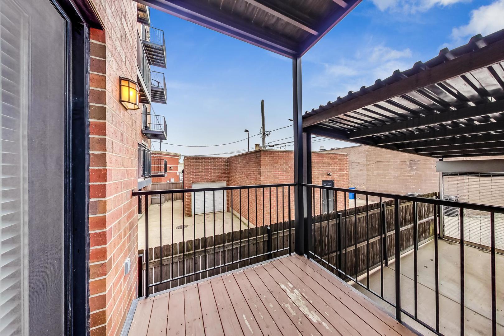 2346 West Roscoe Street, Unit 1 Chicago, IL 60618 - Photo 36 of 37