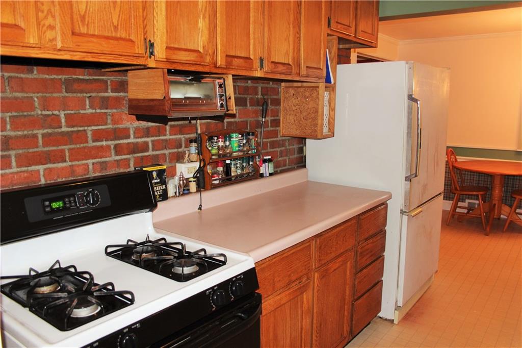 2824 Reiter Road Pittsburgh, PA 15235 - Photo 3 of 18 Gallery Image 3