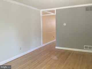 4825 Greencrest Road Baltimore, MD 21206 - Photo 2 of 8 Living Room