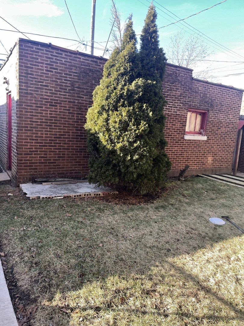 7824 South Ridgeland Avenue Chicago, IL 60649 - Photo 4 of 5