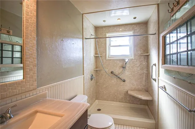 $250,000 | 388 Porte Street, Oakmont, PA 15139