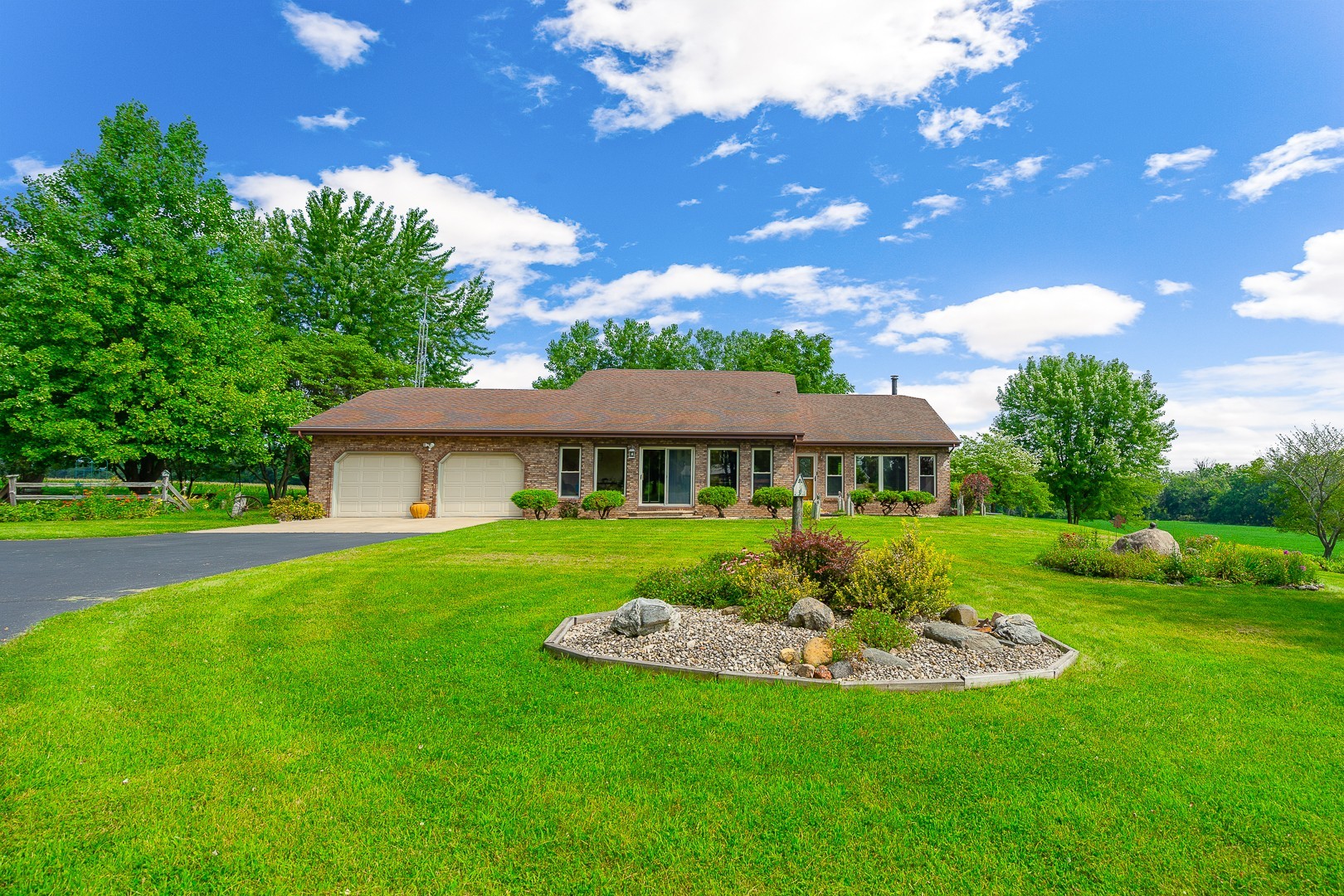 940 West Dupont Road Morris, IL 60450 - Photo 1 of 42