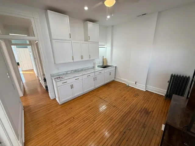 $1,750 | 512 A Market Street, Rockford, IL 61107