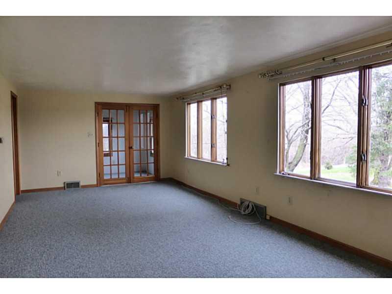 1106 Bushy Run Road Jeannette, PA 15644 - Photo 15 of 24 Family Room.