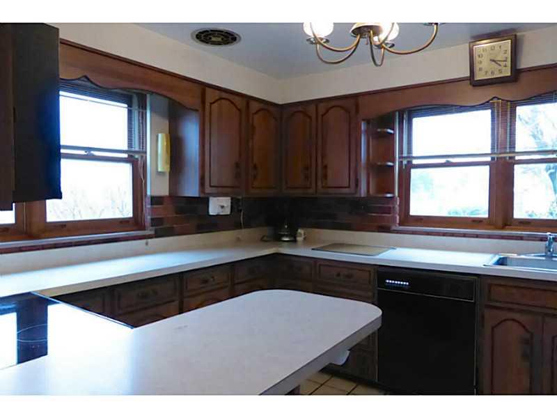 1106 Bushy Run Road Jeannette, PA 15644 - Photo 3 of 24 Kitchen.