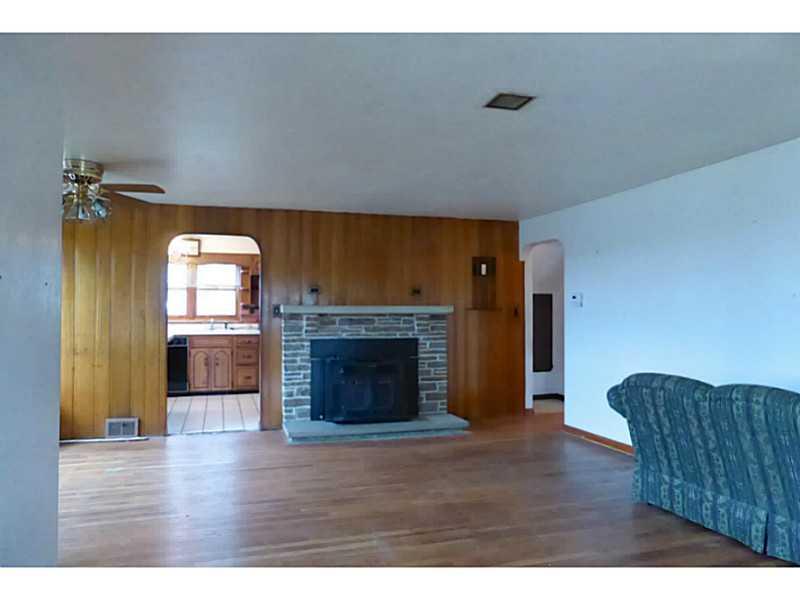 1106 Bushy Run Road Jeannette, PA 15644 - Photo 5 of 24 Living Room.
