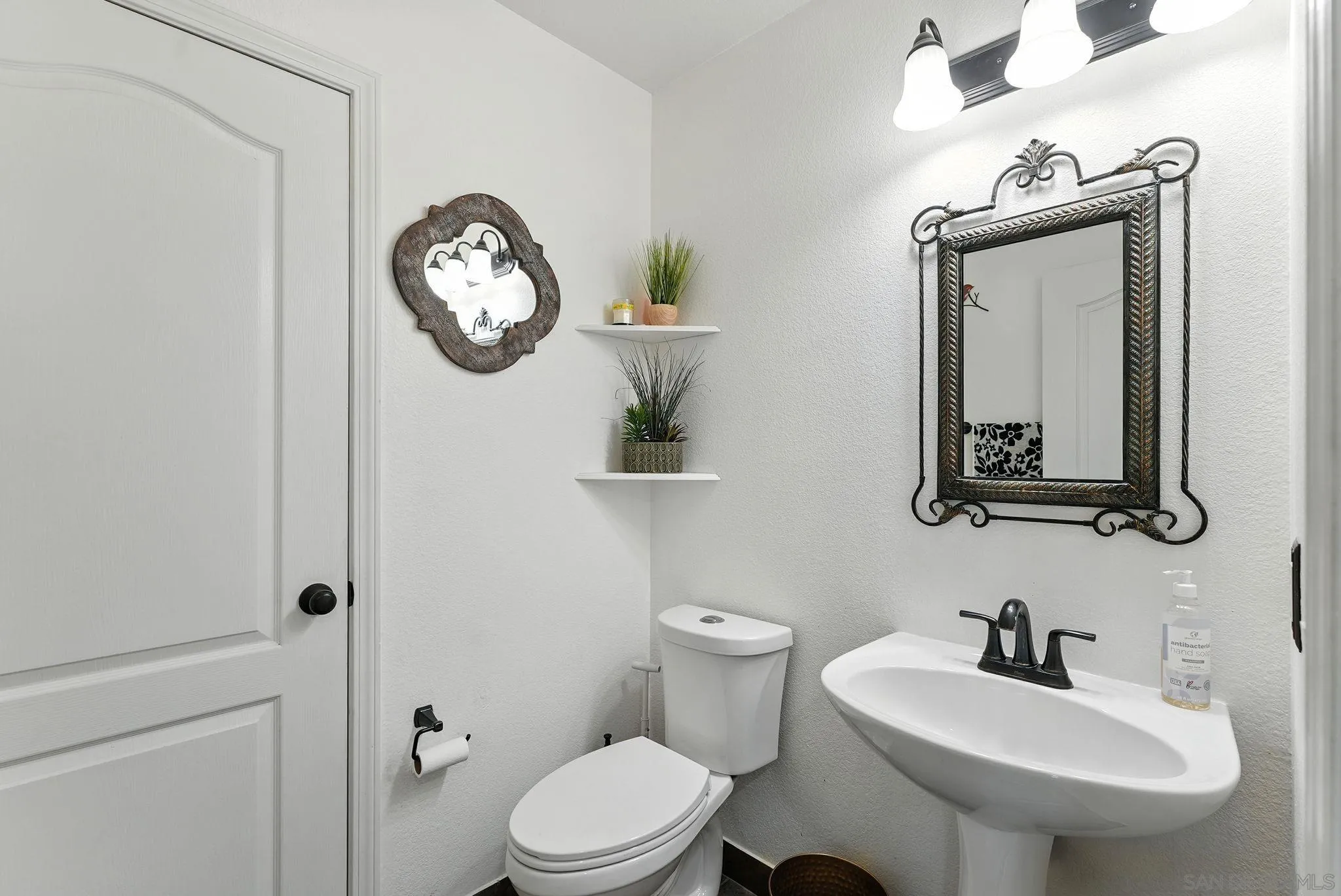 5058 Lake Circle Road Fallbrook, CA 92028 - Photo 33 of 40 Gallery Image 33