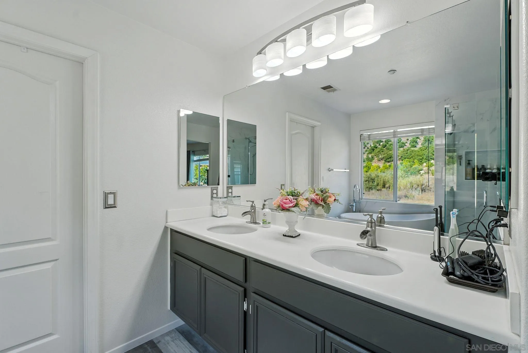 5058 Lake Circle Road Fallbrook, CA 92028 - Photo 8 of 40 Gallery Image 8