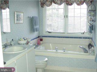 90 Andover Court Wayne, PA 19087 - Photo 5 of 6 Gallery Image 5