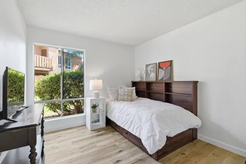 $329,900 | 1051 Rock Springs Road, Unit 120, Escondido, CA 92026