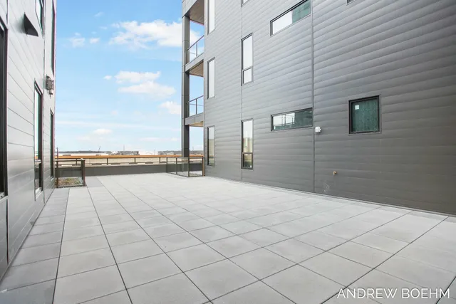 $897,500 | 159 South River Avenue, Unit 403, Holland, MI 49423