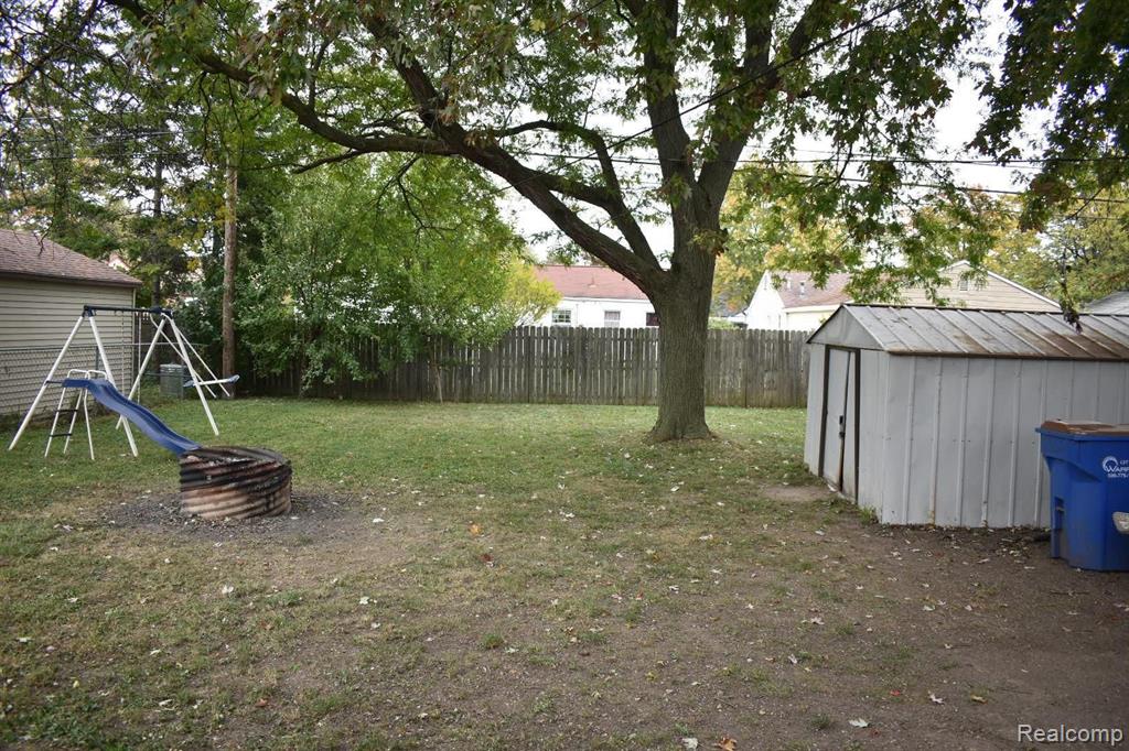 25262 Rosenbusch Boulevard Warren, MI 48089 - Photo 13 of 13